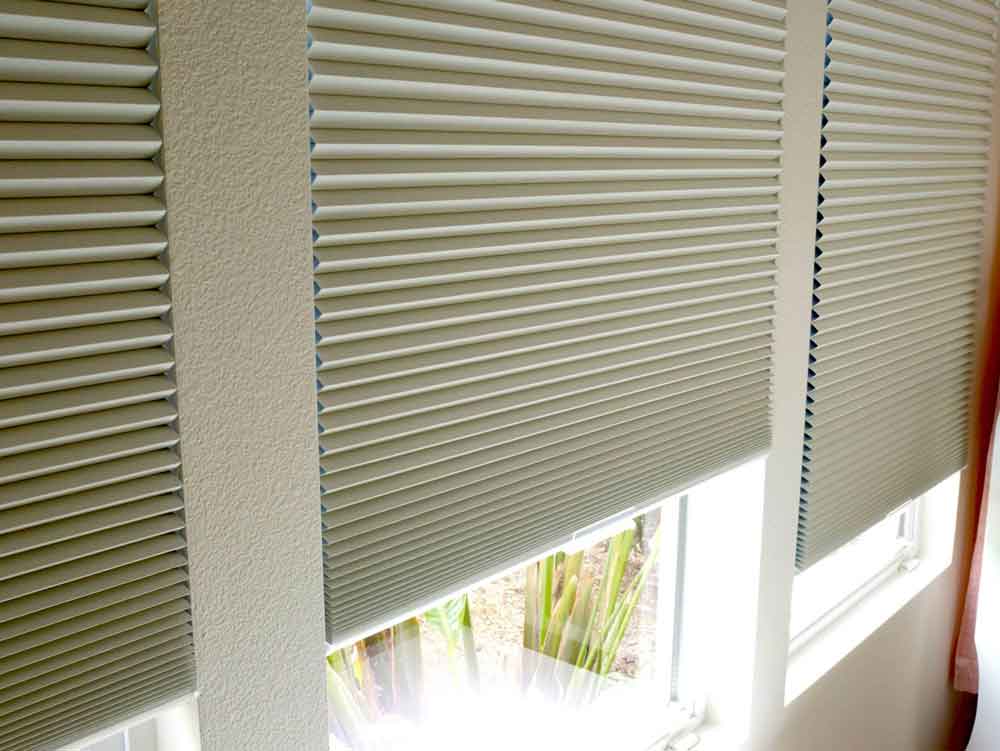 015_Cellular_Blinds_Lifestyle_White